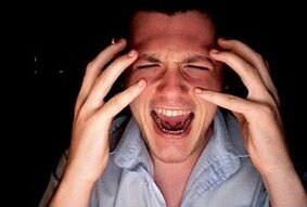 Stress en overbelasting in het leven van een man veroorzaken de ontwikkeling van prostatitis